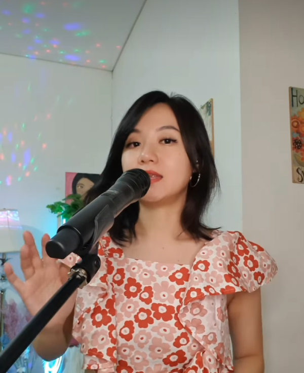 Judul Lagu Carollyne Dewi “Sebelum Terlanjur”, Menjadi Top Hits di Tangga Lagu Palangkaraya
