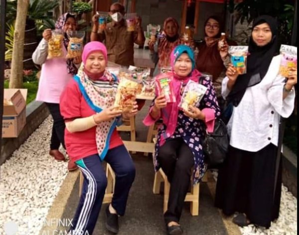 Bantu Sesama, Kunci Eksis UKM Maju Bersama Turen di Tengah Pandemi