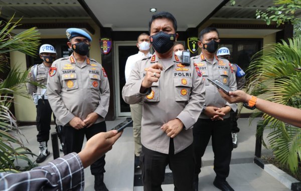 Komitmen Kapolda Jatim Jika Ada Oknum Polisi Nakal: Hukum Anggota yang Melanggar, Beri Rewards yang Berprestasi