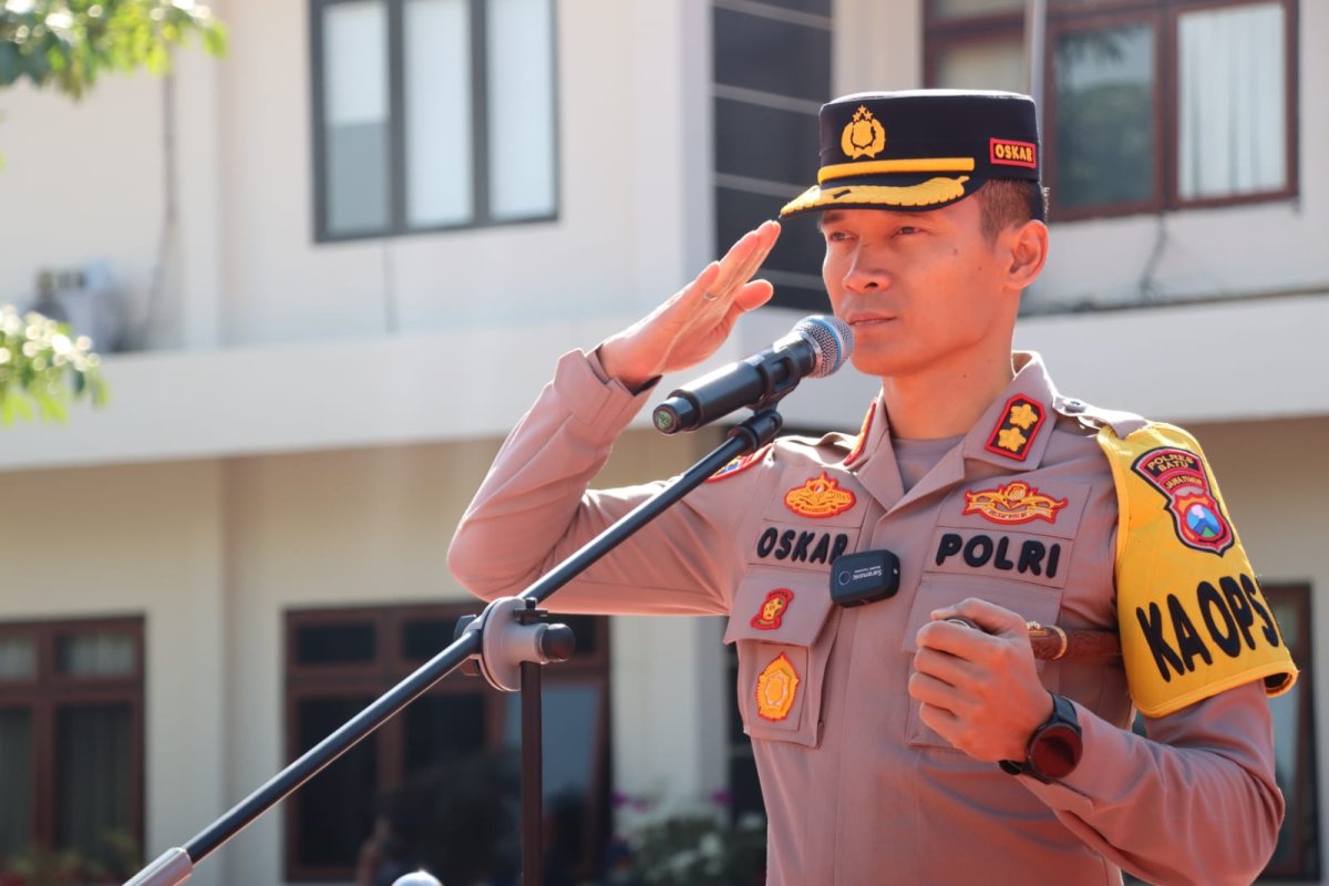 Kapolres Batu AKBP Oskar Syamsuddin Pimpin Apel Gelar Pasukan Operasi Zebra Semeru 2023