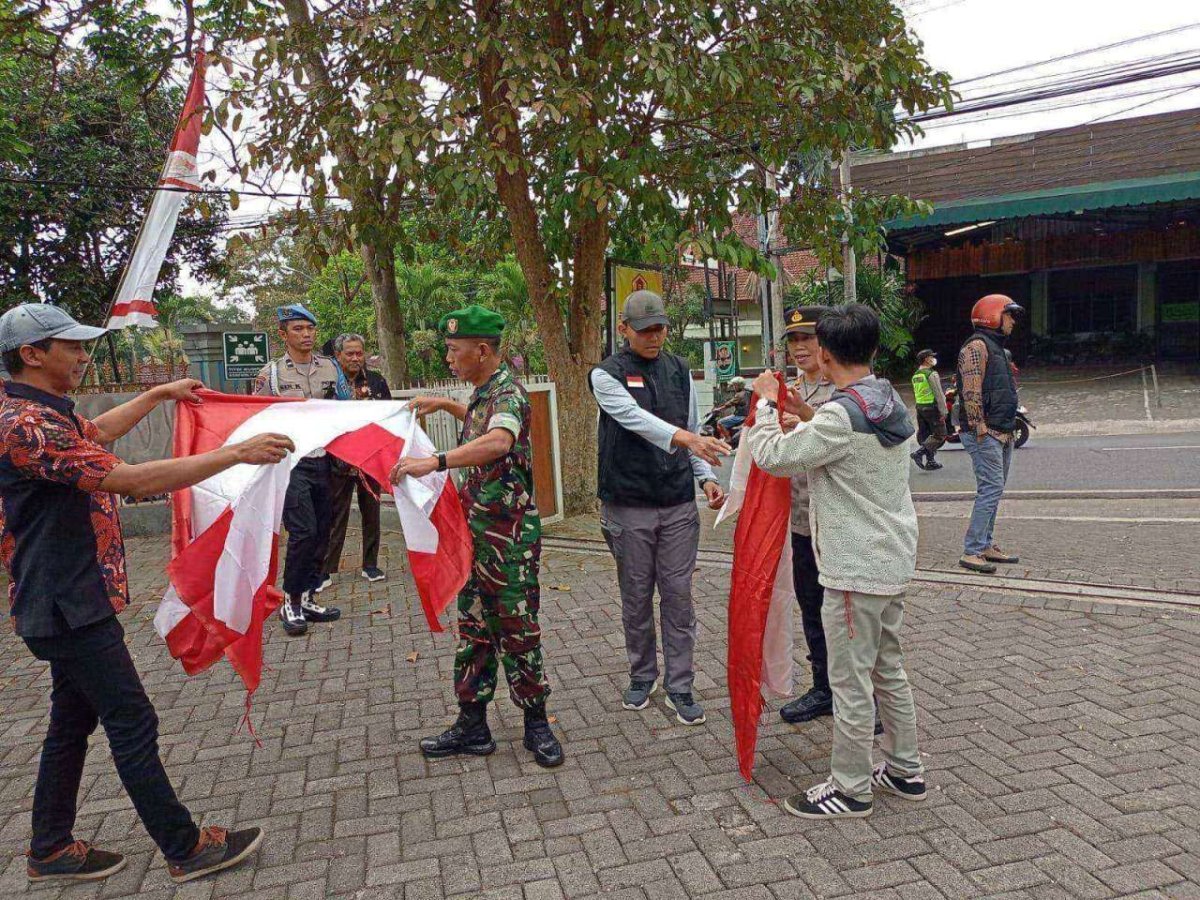 Gugah Rasa Nasionalisme dan Patriotisme, Camat Batu Sasongko Imbau Masyarakat Kibarkan Bendera Merah Putih