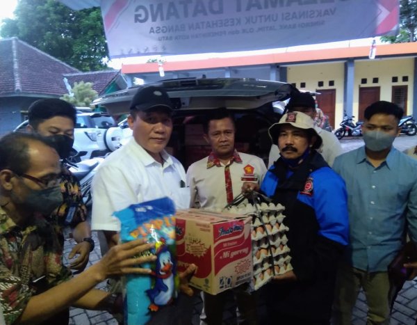 Instruksi dari Ketum, DPD Gerindra Jatim Salurkan Bantuan untuk Korban Banjir Bandang