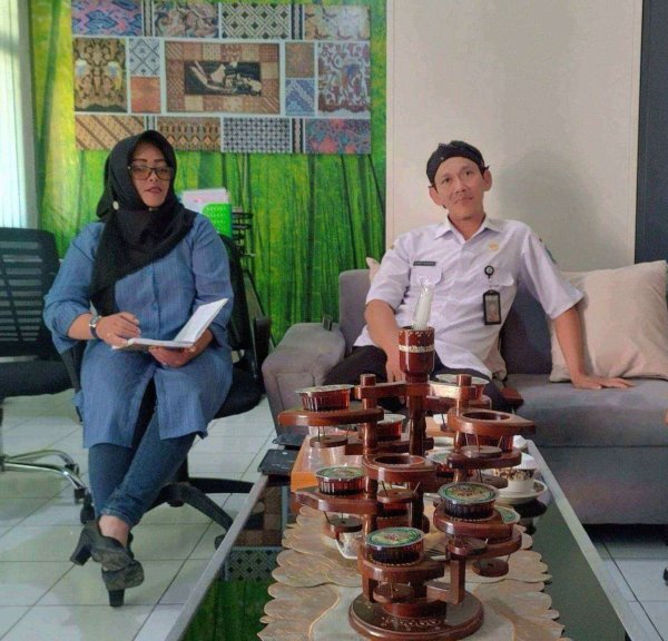 Kepsek SMKN 2 Batu dan Ketua Komite Klarifikasi Dugaan Pungutan Partisipasi Masyarakat Rp 150 Ribu