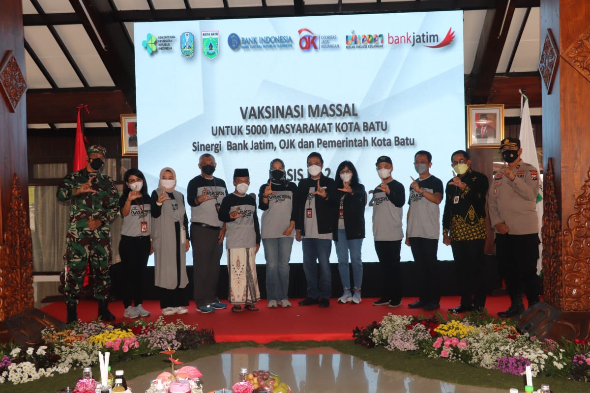 Sinergi Bank Jatim, OJK dan Pemkot Batu Gelar 5.000 Dosis Vaksinasi Massal