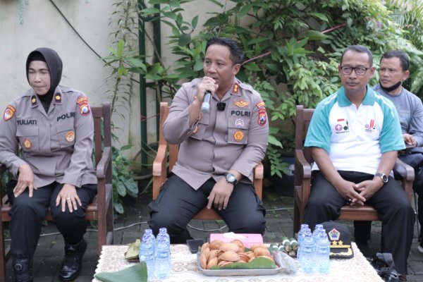Gelar Jumat Curhat dan Vaksinasi, Polresta Malang Kota Tampung Aspirasi Masyarakat