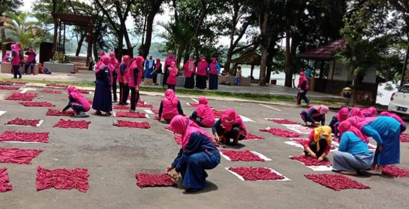 Bangkitkan Spirit Enterpreneur Kala Pandemi, Guru PAUD Ikuti Pelatihan Batik Shibori