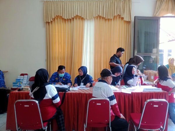 Peringati Hari Kesehatan Nasional ke-60, Dinkes Kota Batu Gelar Pemeriksaan dan Pengobatan Gratis 