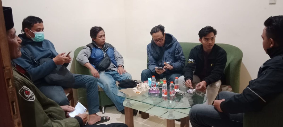 Agus Adianto Wartawan Kota Batu Bantu Ojol Korban Pembegalan di Jalan Melati Pesanggrahan