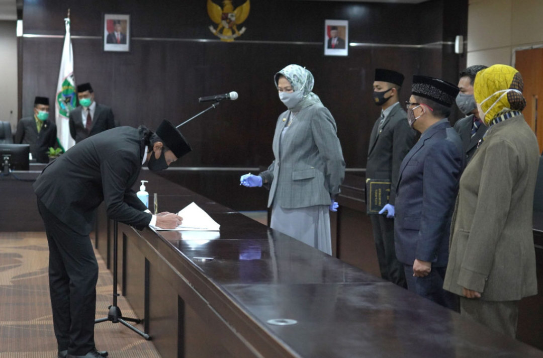 Dewanti Lantik 9 Pejabat Administrator, Pengawas dan Fungsional