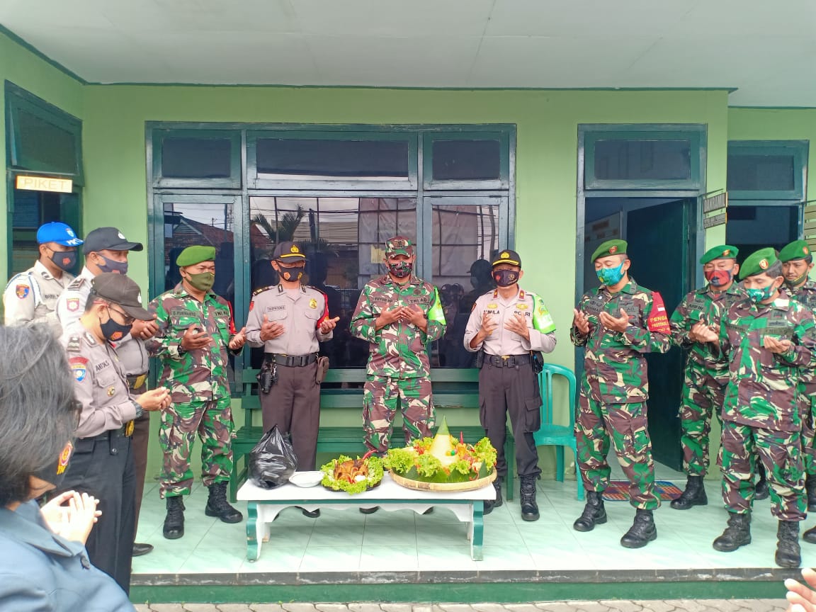 Peringati HUT TNI ke-75, Koramil Turen Tasyakuran
