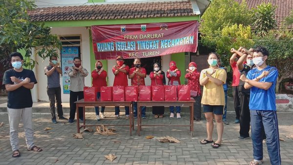 Anggota DPRD Kabupaten Malang, Kunjungi Isoter dan Salurkan Bantuan di Turen