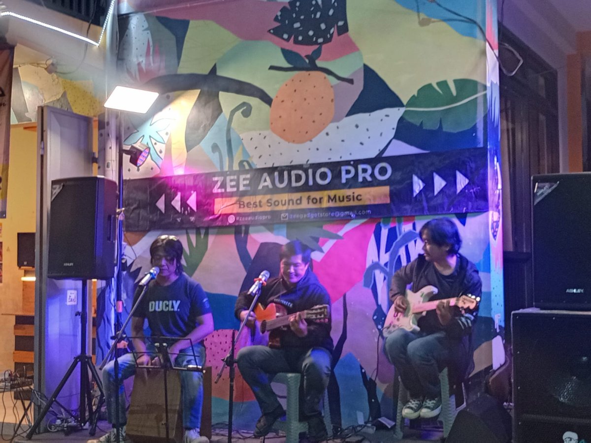 Saturday Night Live Accoustic Diapresiasi Kades Pesanggrahan, Yudi: Kita Dukung Kreativitas Musisi Kota Batu