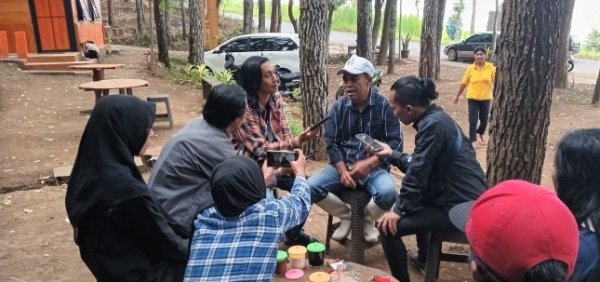Payung Pinus, Tawarkan Panorama Indah Alam Pegunungan dengan Hiburan Live Music Bersama Eko Pramono