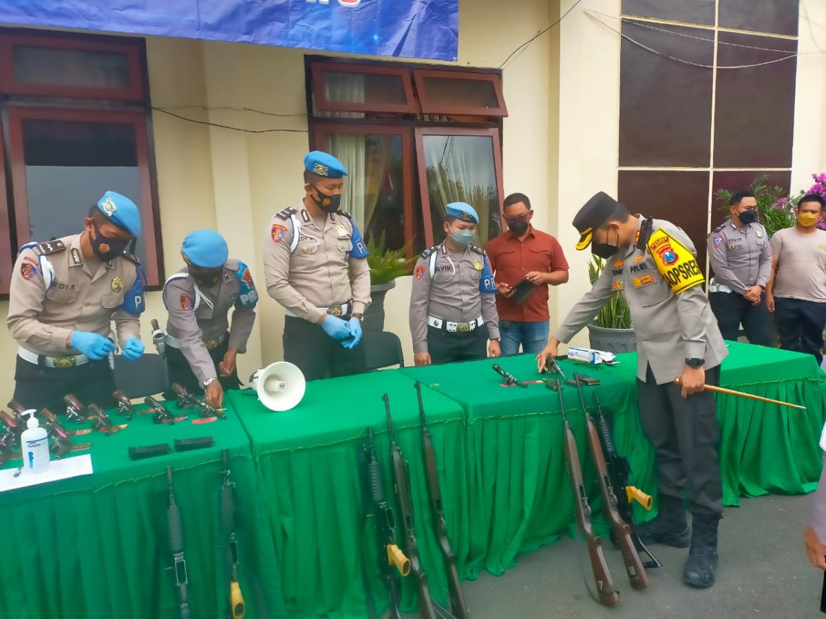 96 Senpi Diperiksa Propam, Kapolres Batu: Jaga Kebersihan dan Keamanan