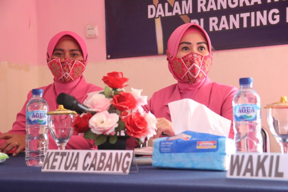 Ketua Bhayangkari Cabang Batu, Kunjungi Tiga Ranting Wilayah Barat