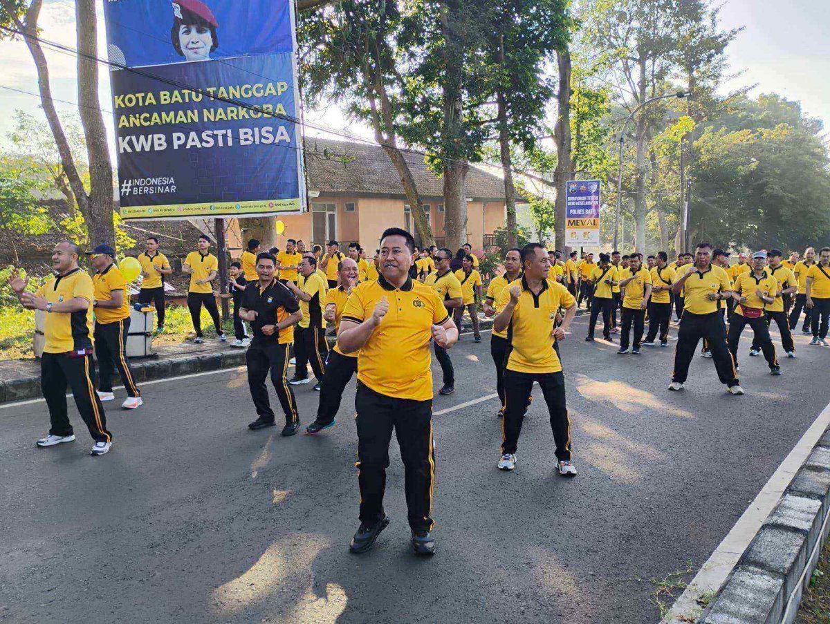 Polres Batu Hadirkan Layanan On the Spot di CFD Sambut Hari Bhayangkara ke-80